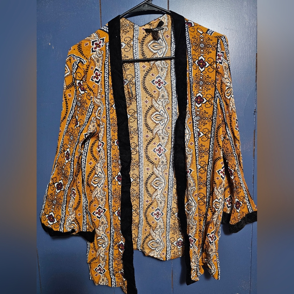 Forever 21 Yellow and Black Floral Kimono